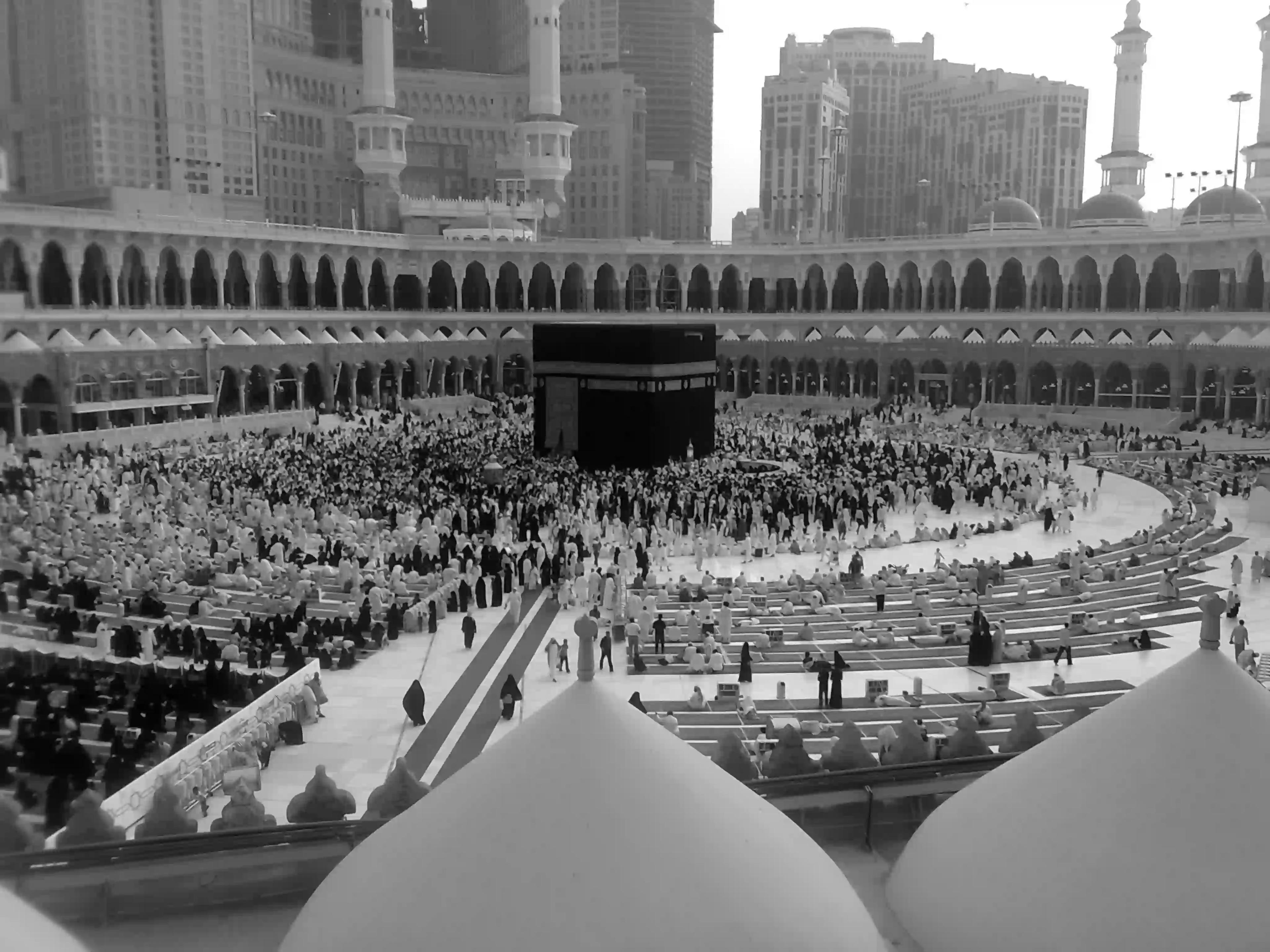 Complete Umrah Transit Guide: How to Travel from Makkah to Madinah by Train & Road