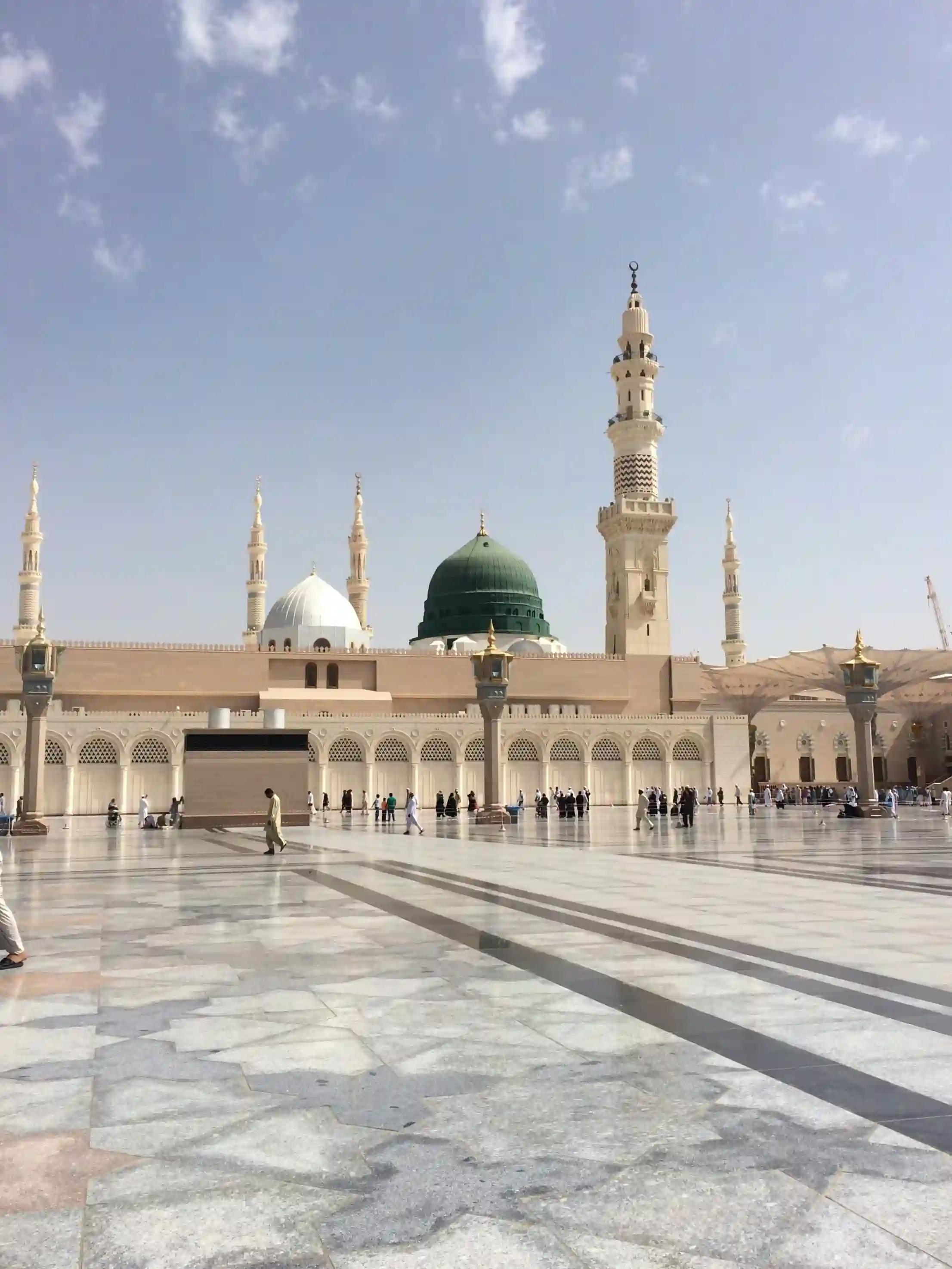 Umrah Package with Roza-e-Rasool & Riaz-ul-Jannah Ziyarat Guide
